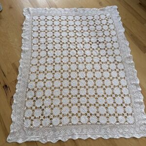 Vtg 67 X 52in Hand Crafted White Crochet Tablecloth With Scalloped Edges GWB001